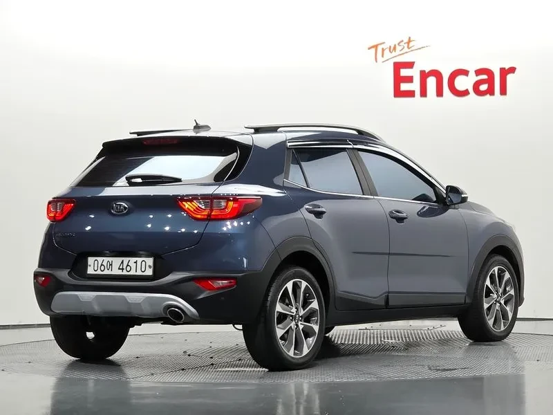 Kia Stonic Diesel 1.6 Trendy, снимка 2 - Автомобили и джипове - 56726254
