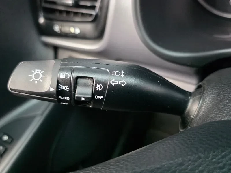 Kia Stonic Diesel 1.6 Trendy, снимка 17 - Автомобили и джипове - 56726254
