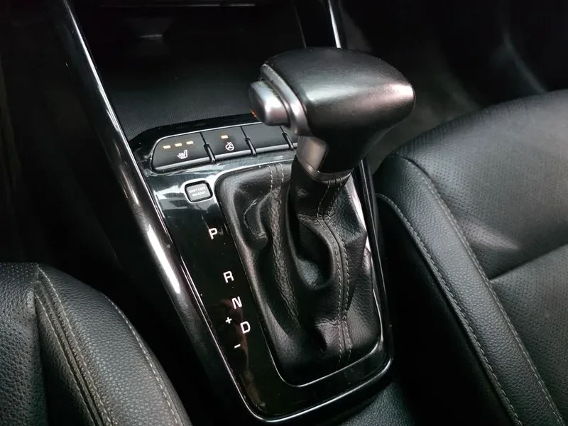 Kia Stonic Diesel 1.6 Trendy, снимка 9 - Автомобили и джипове - 56726254