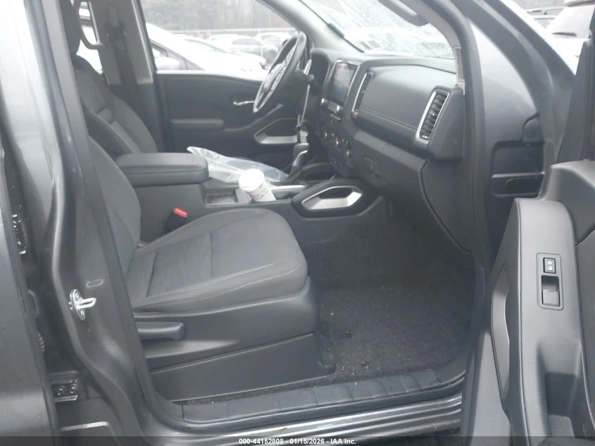 Nissan Frontier 3.8l Long Bed Sv 4X4, снимка 5 - Автомобили и джипове - 53862960