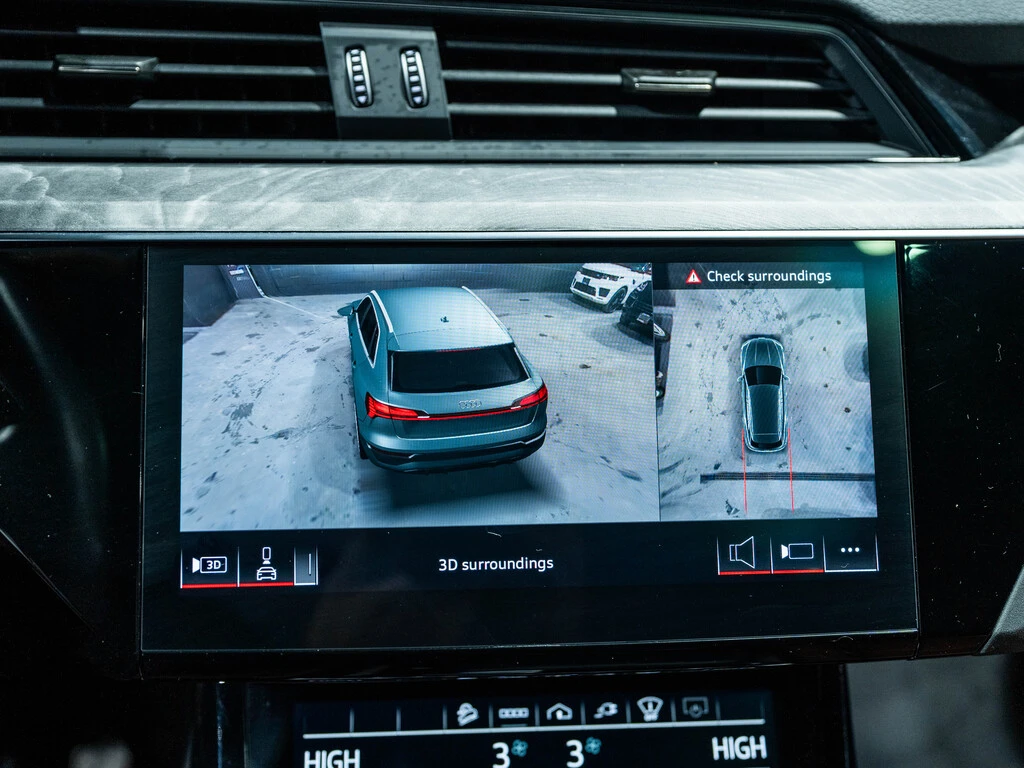 Audi Q8 Е-Tron QUATTRO| ADAPTIVE CRUISE| 1OWNER| NO ACCIDE, снимка 13 - Автомобили и джипове - 53963023