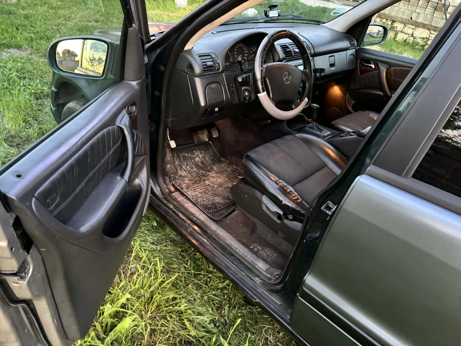 Mercedes-Benz ML 270, снимка 5 - Автомобили и джипове - 54362032