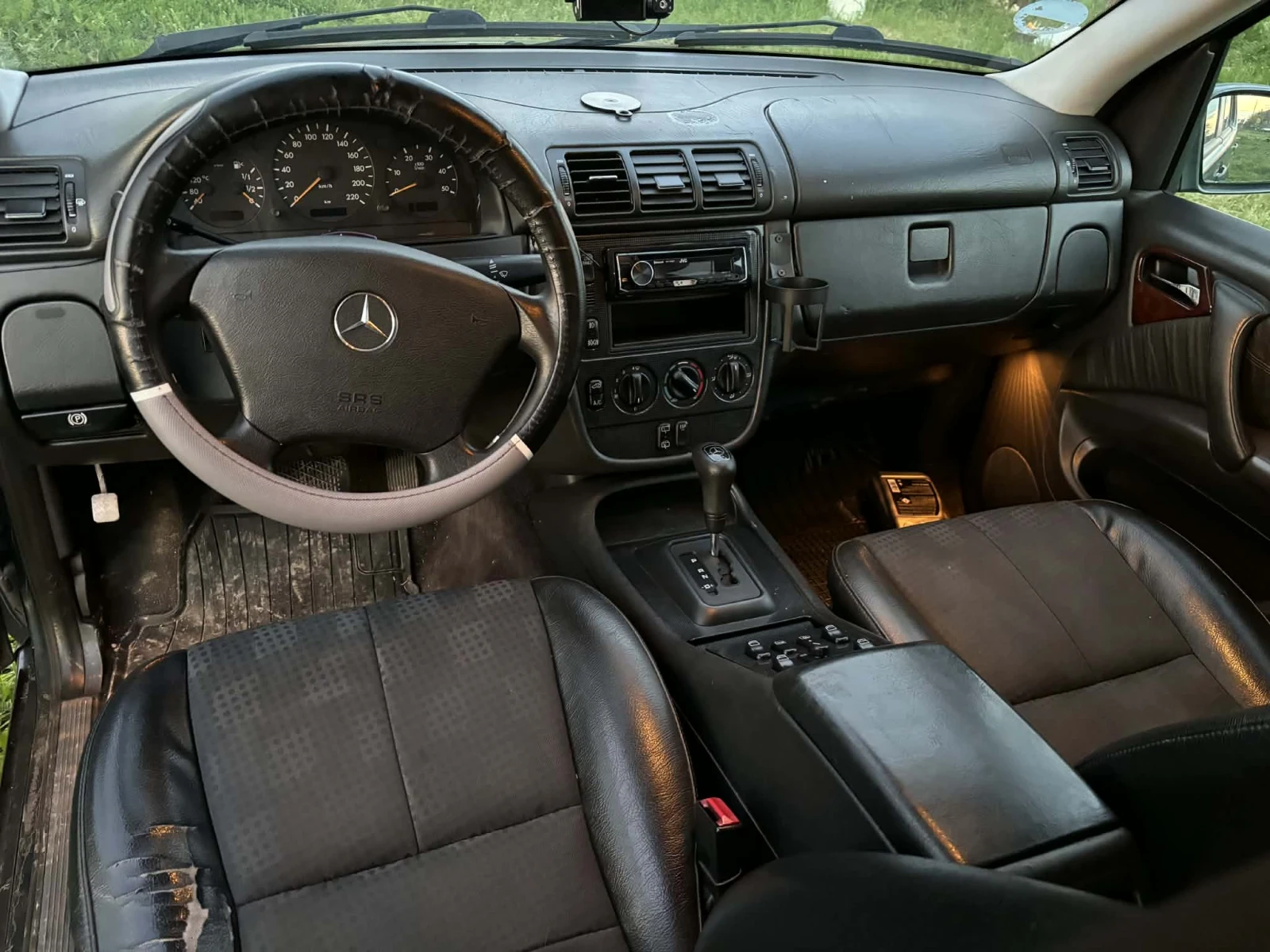 Mercedes-Benz ML 270, снимка 2 - Автомобили и джипове - 54362032