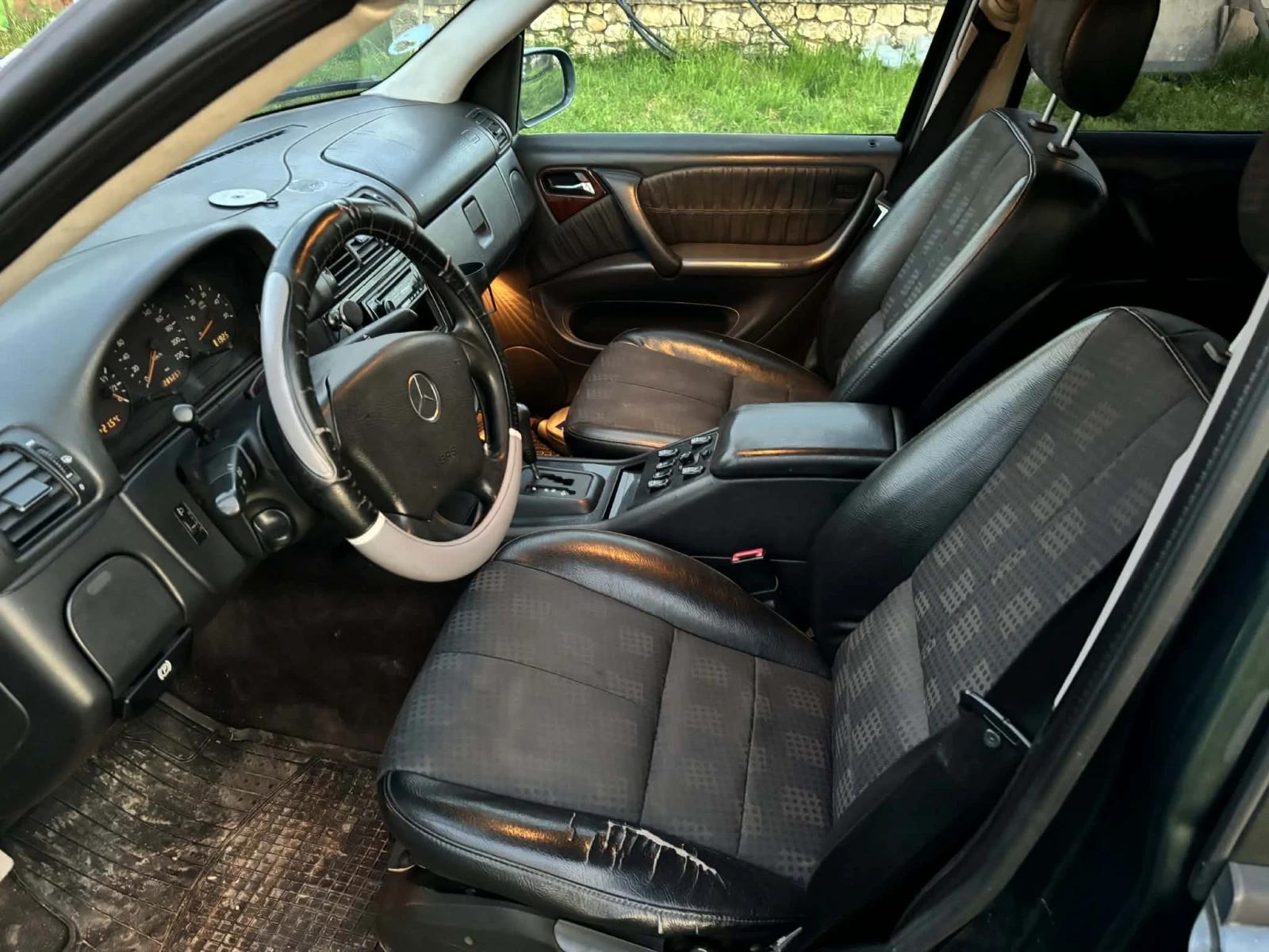 Mercedes-Benz ML 270, снимка 6 - Автомобили и джипове - 54362032