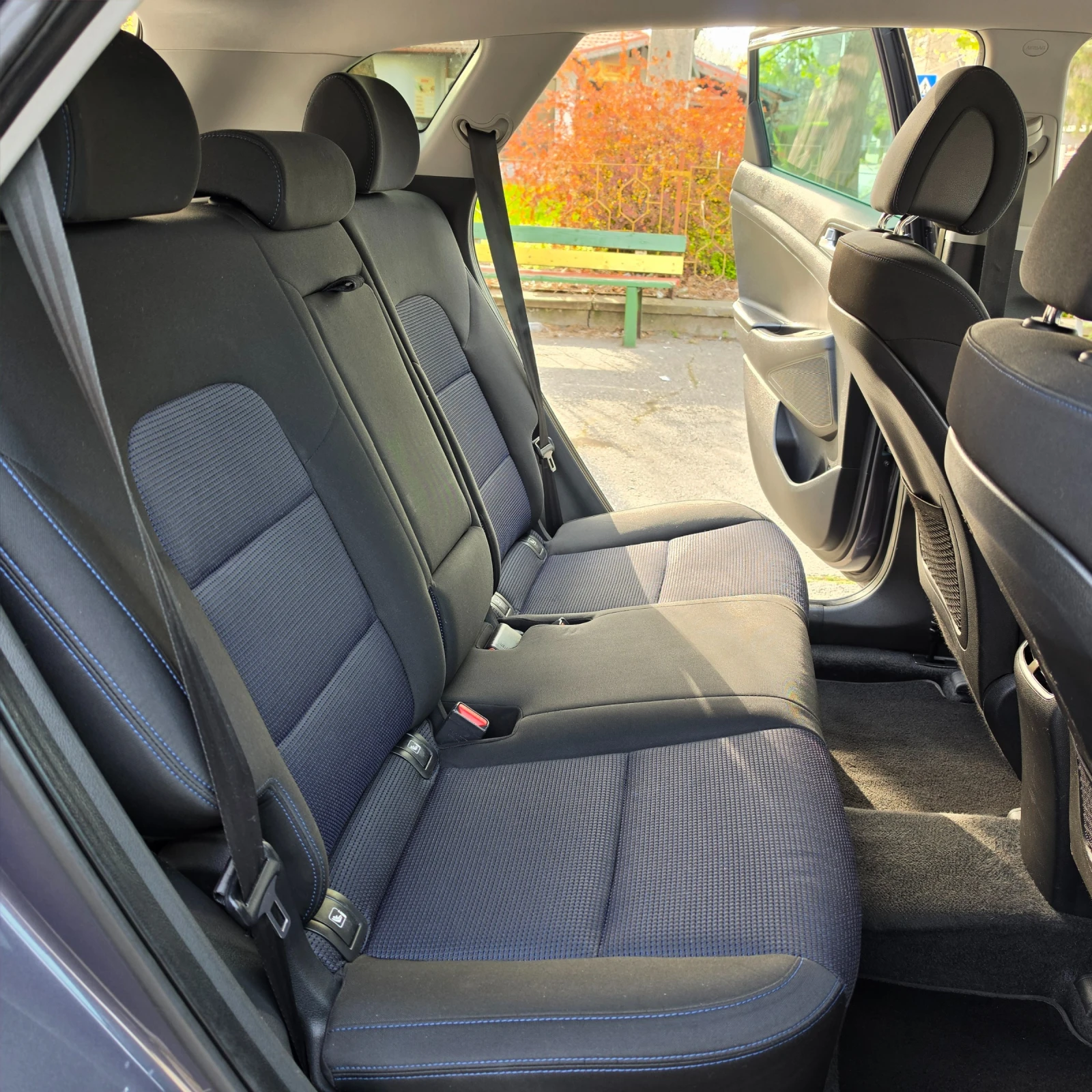 Hyundai Tucson 1.7CRDI FULL, снимка 8 - Автомобили и джипове - 54623773