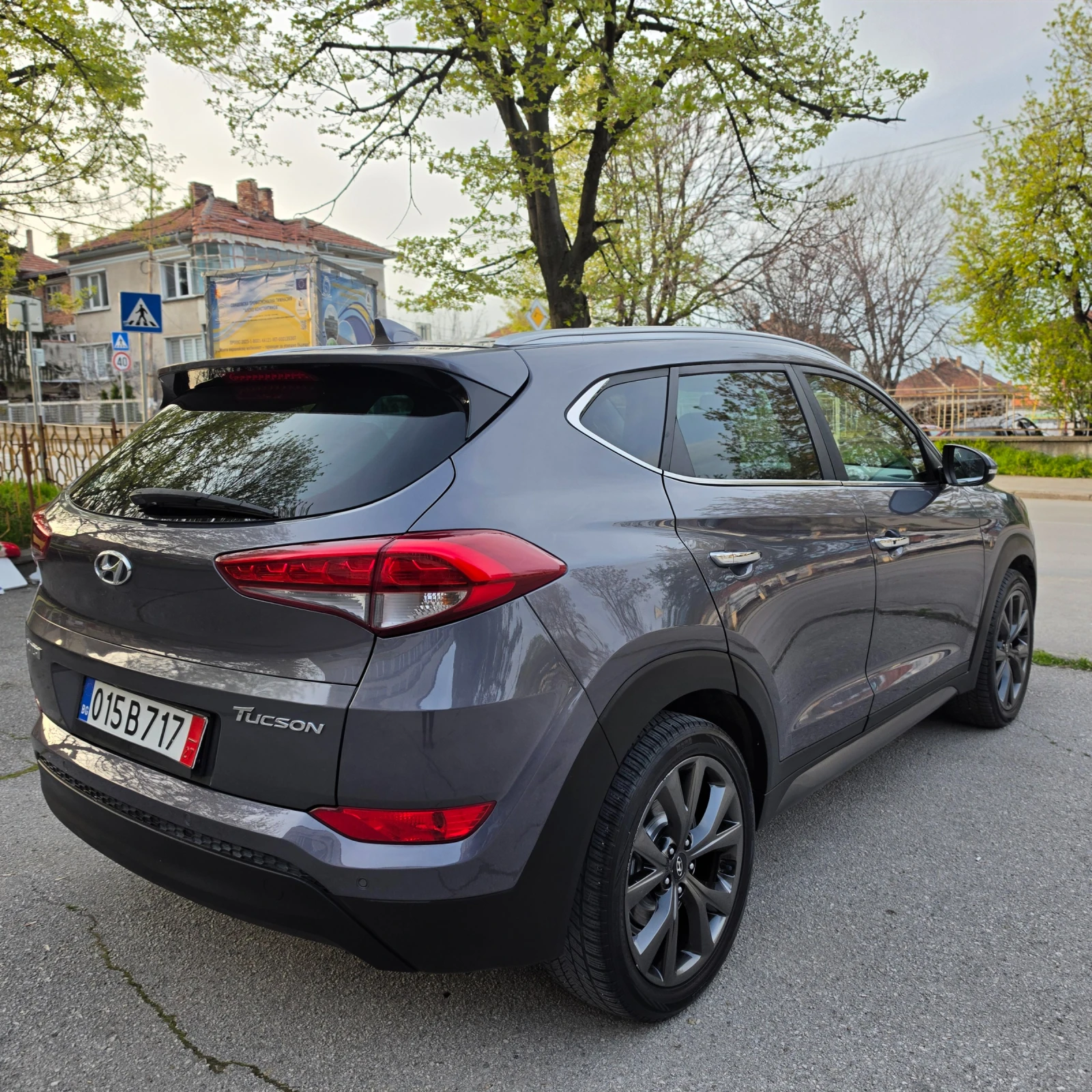 Hyundai Tucson 1.7CRDI FULL, снимка 5 - Автомобили и джипове - 54623773
