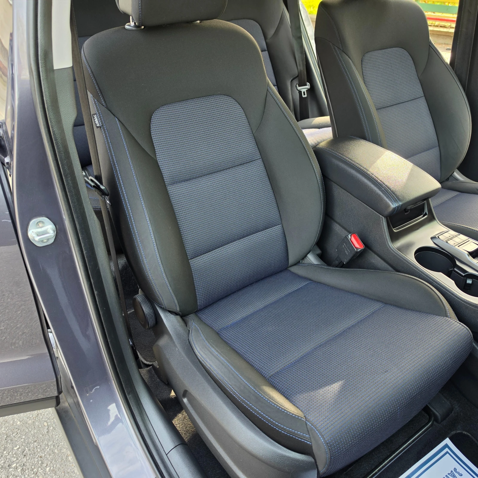 Hyundai Tucson 1.7CRDI FULL, снимка 9 - Автомобили и джипове - 54623773