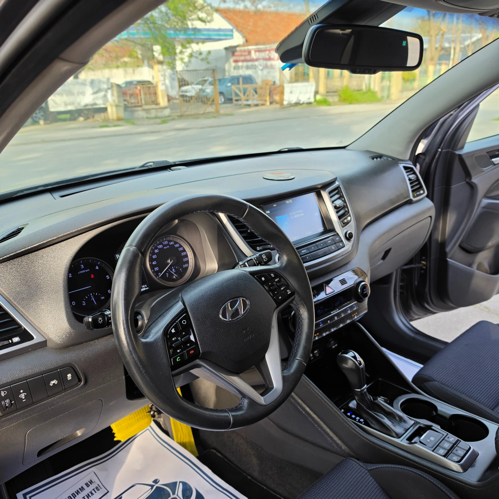 Hyundai Tucson 1.7CRDI FULL, снимка 12 - Автомобили и джипове - 54623773