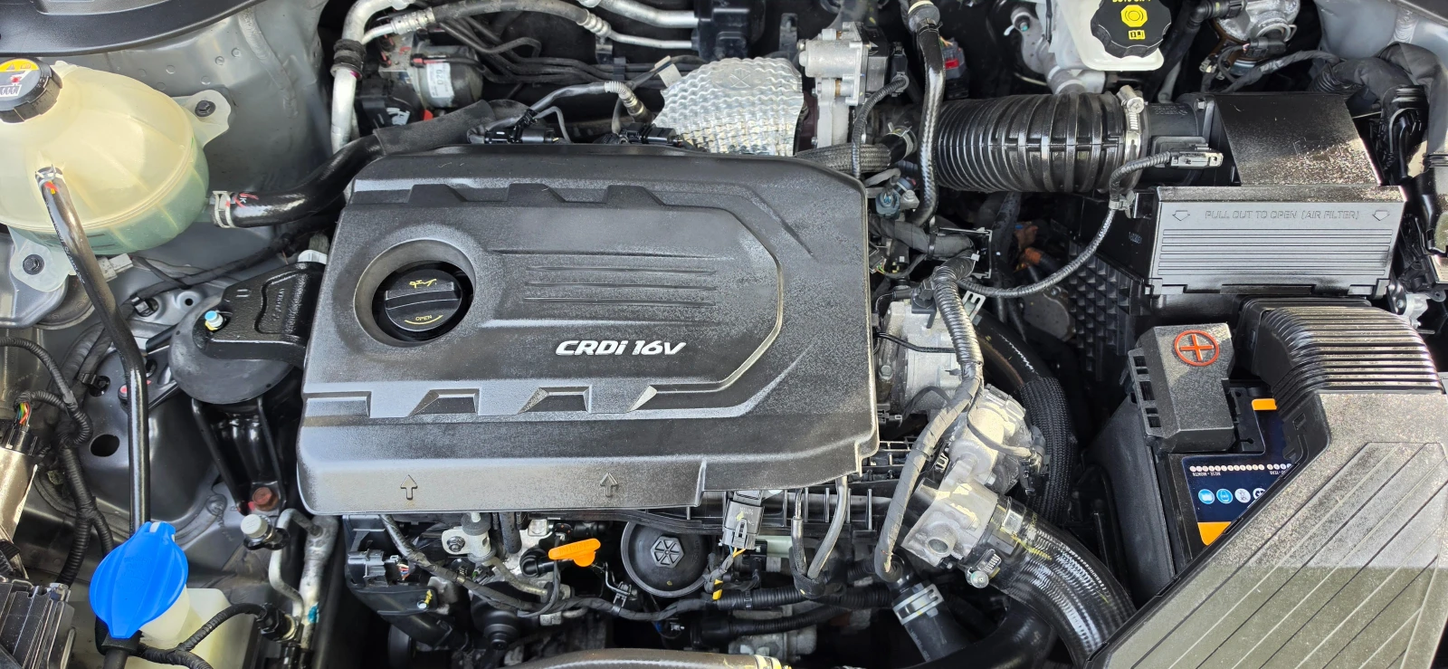 Hyundai Tucson 1.7CRDI FULL, снимка 7 - Автомобили и джипове - 54623773