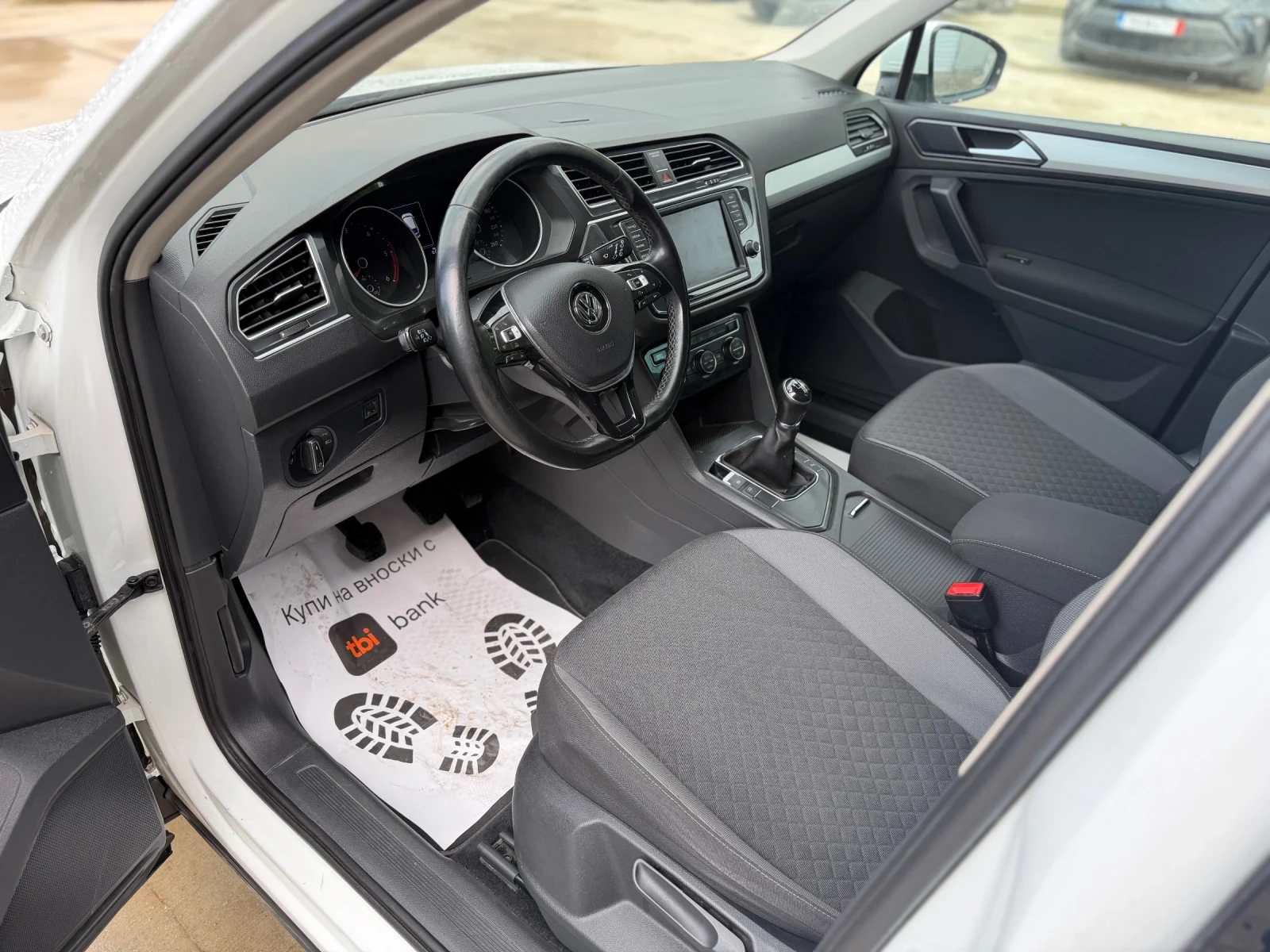 VW Tiguan 1.6 TDI ЛИЗИНГ, снимка 11 - Автомобили и джипове - 54774409