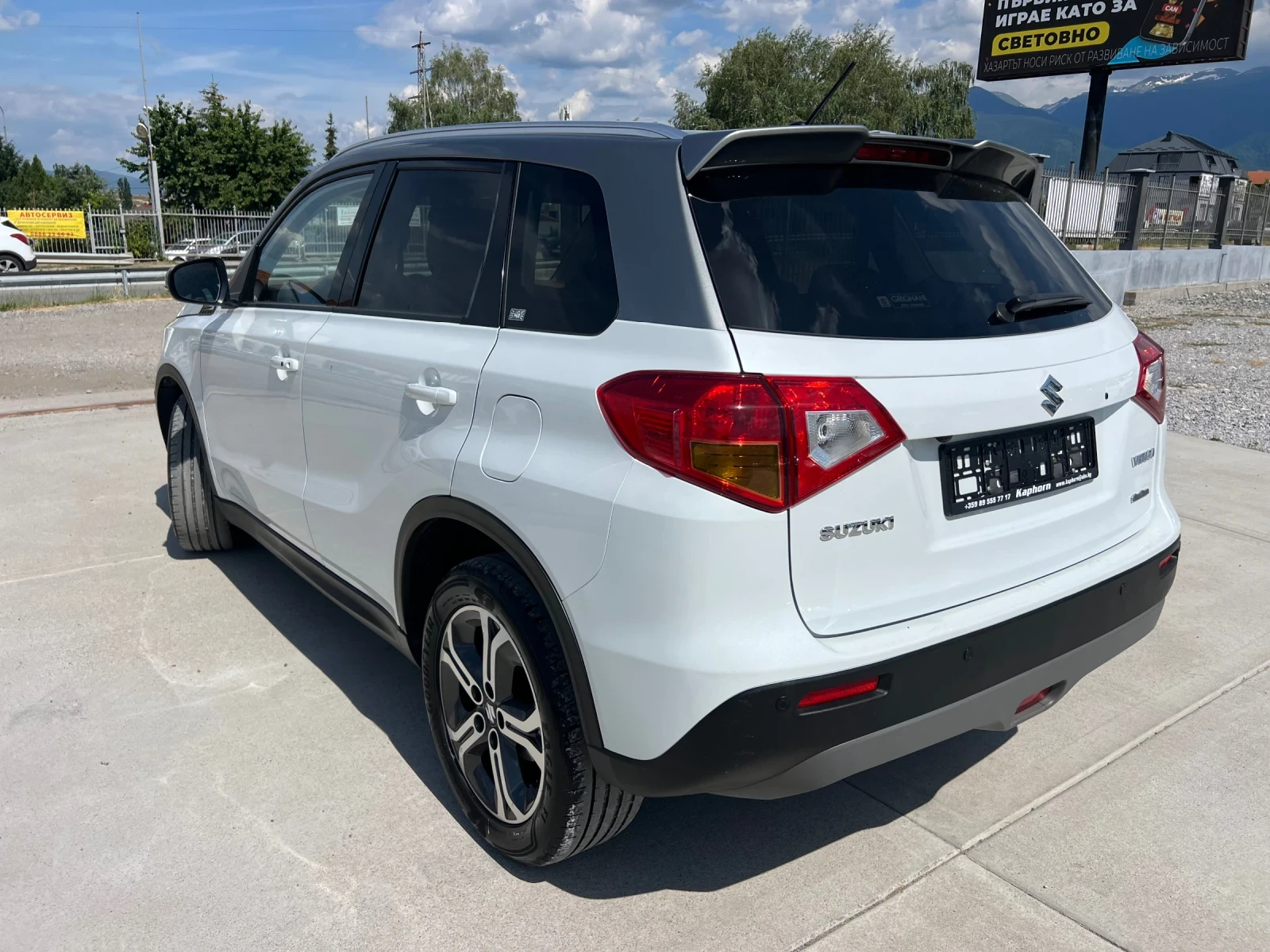 Suzuki Vitara 1.6d key-less/navi/kamera/ Euro6B Full!!, снимка 4 - Автомобили и джипове - 54986600