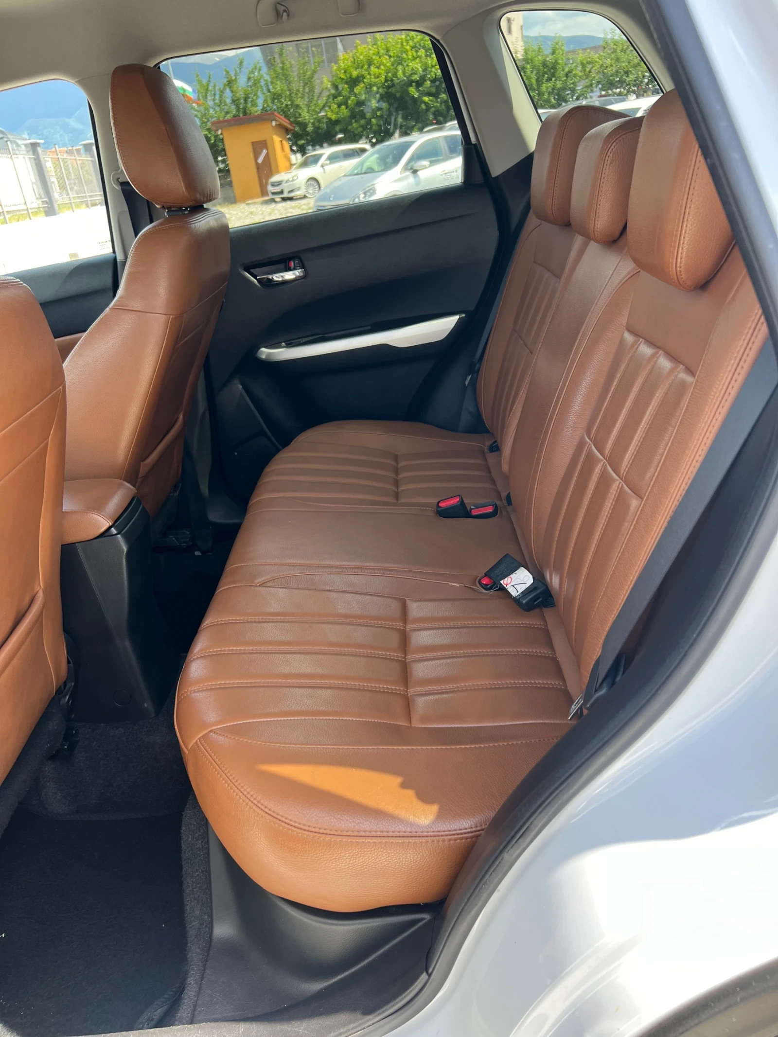 Suzuki Vitara 1.6d key-less/navi/kamera/ Euro6B Full!!, снимка 12 - Автомобили и джипове - 54986600