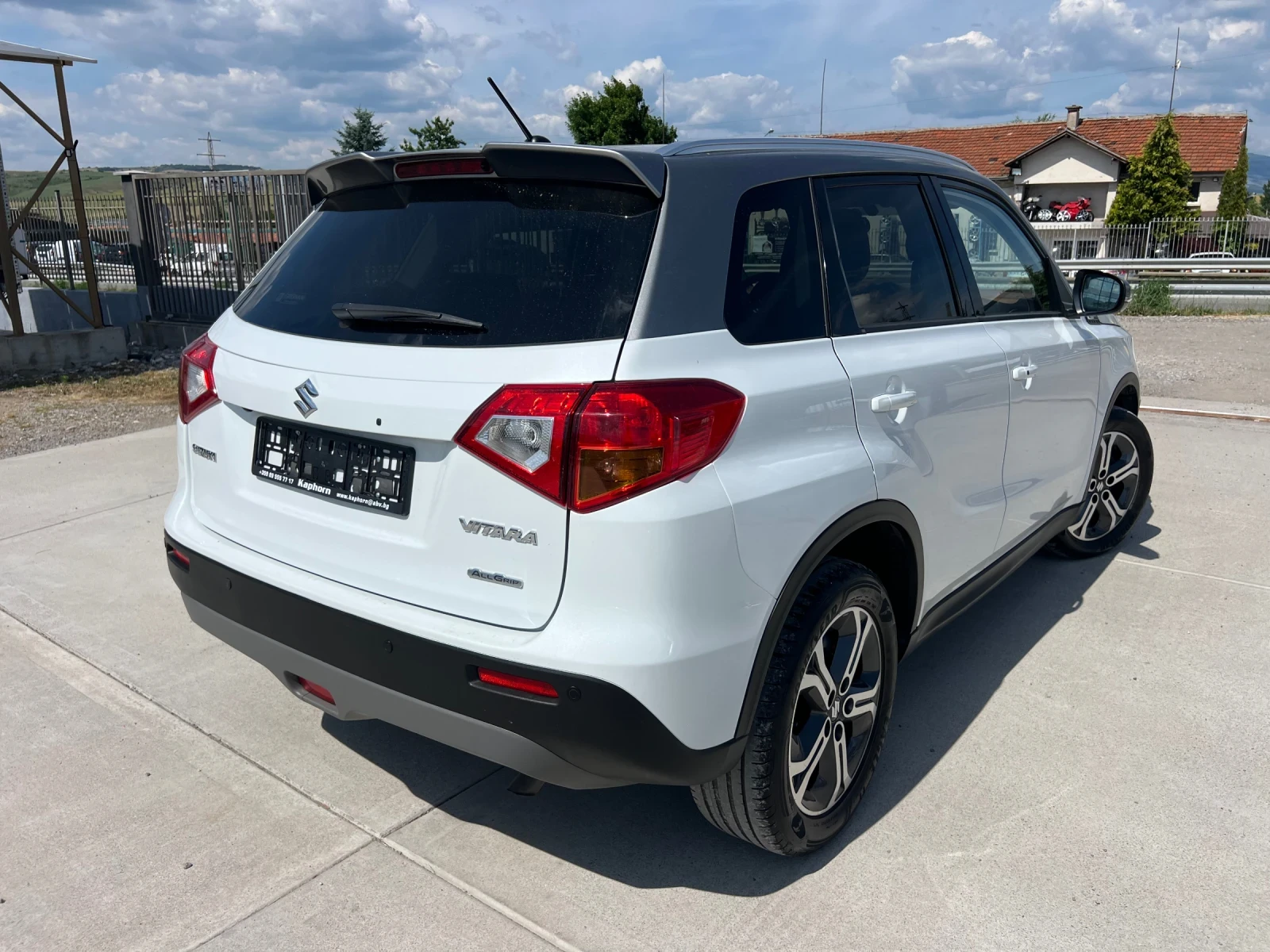 Suzuki Vitara 1.6d key-less/navi/kamera/ Euro6B Full!!, снимка 6 - Автомобили и джипове - 54986600