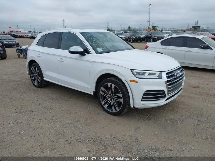 Audi SQ5 TECHNIK Автокредит Цена до България, снимка 3 - Автомобили и джипове - 55463029