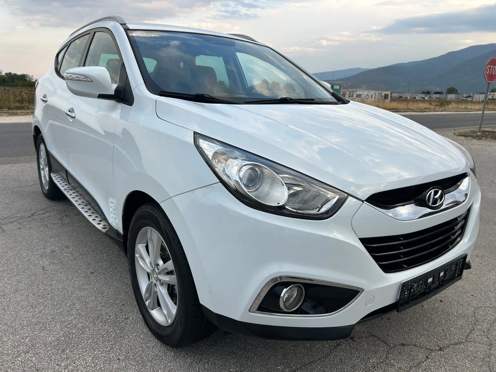 Hyundai IX35 2.0 CRDi, снимка 3 - Автомобили и джипове - 55860115