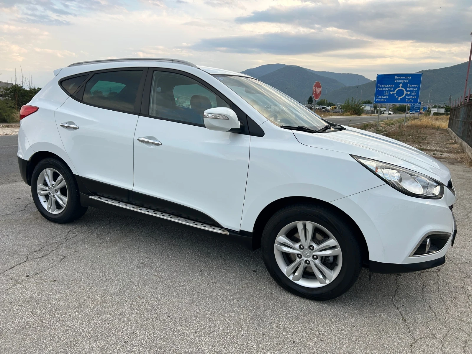 Hyundai IX35 2.0 CRDi, снимка 4 - Автомобили и джипове - 55860115