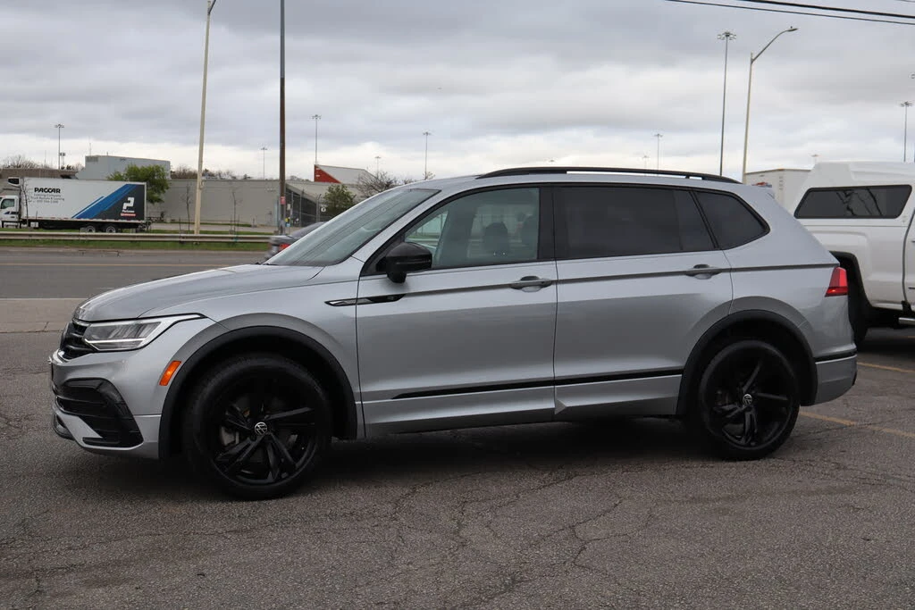 VW Tiguan R-Line | Панорама | Keyless, снимка 3 - Автомобили и джипове - 56062598