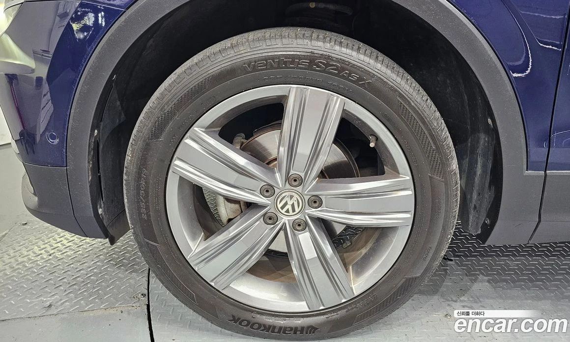 VW Tiguan 2.0 TDI 4Motion Prestige, снимка 5 - Автомобили и джипове - 56122253