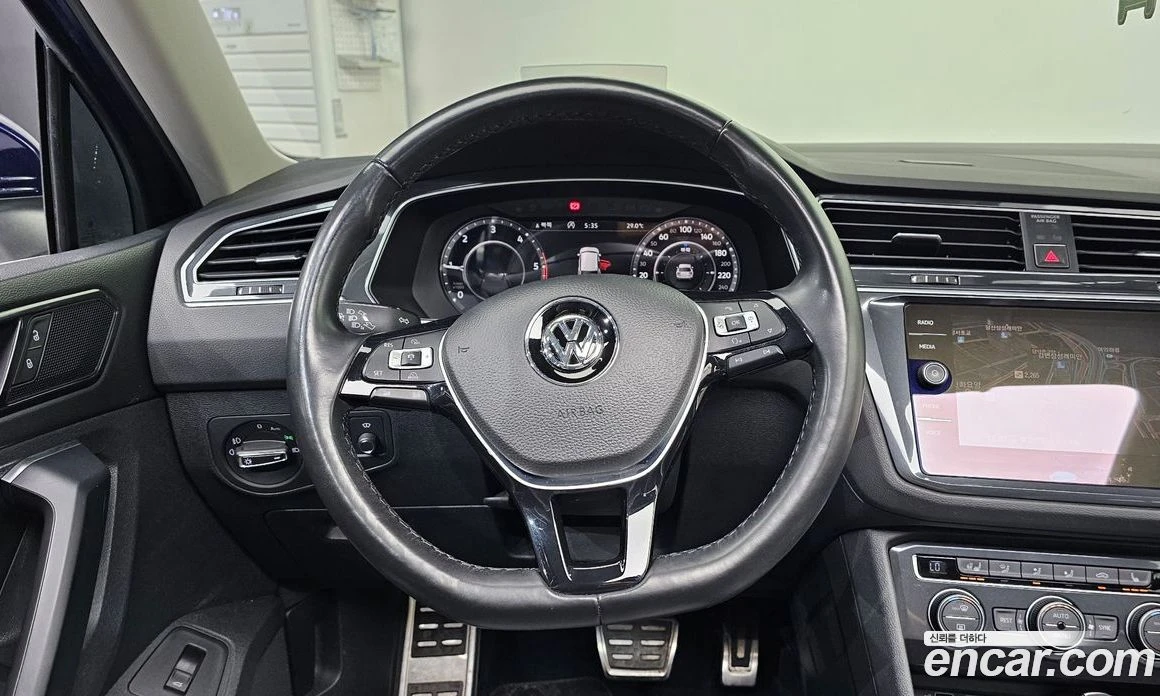 VW Tiguan 2.0 TDI 4Motion Prestige, снимка 13 - Автомобили и джипове - 56122253