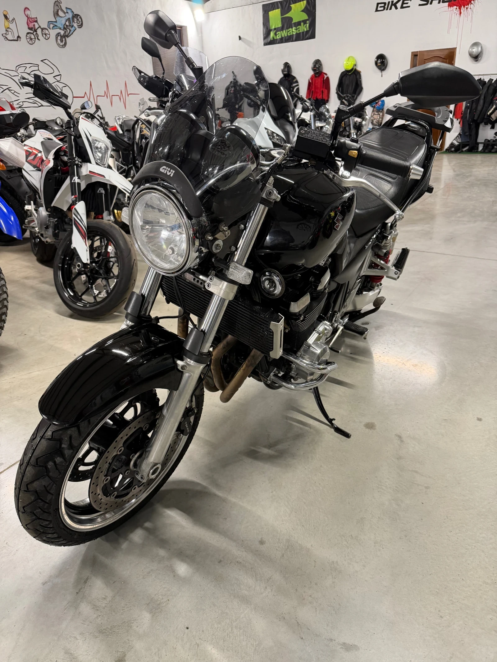 Suzuki Gsx 1400 - изображение 4