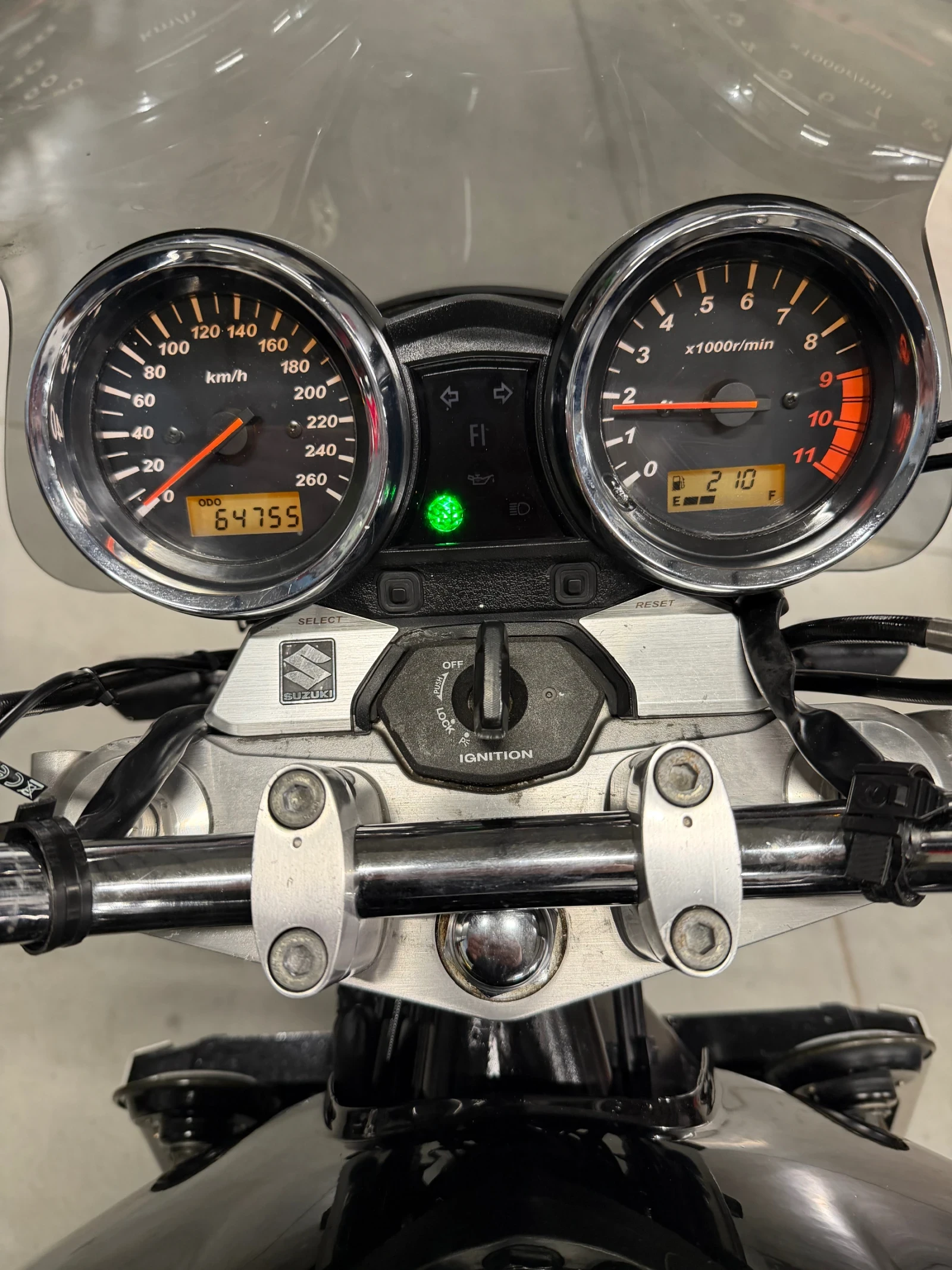 Suzuki Gsx 1400 - изображение 9