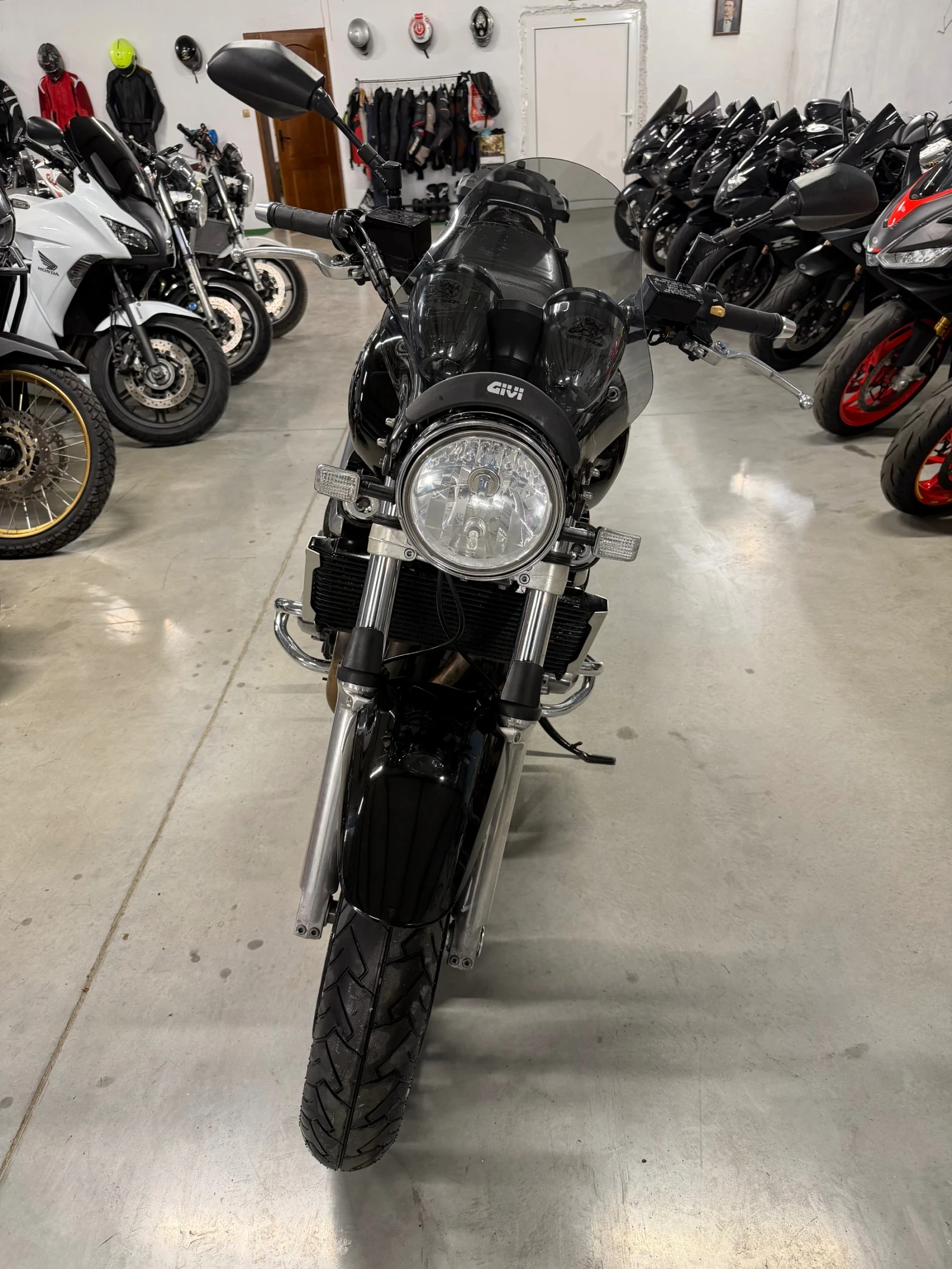 Suzuki Gsx 1400 - изображение 3