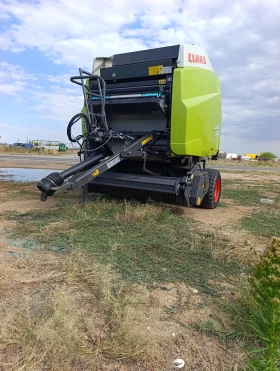 Балировачка Claas Variant 360 на 3741 ролки, снимка 9