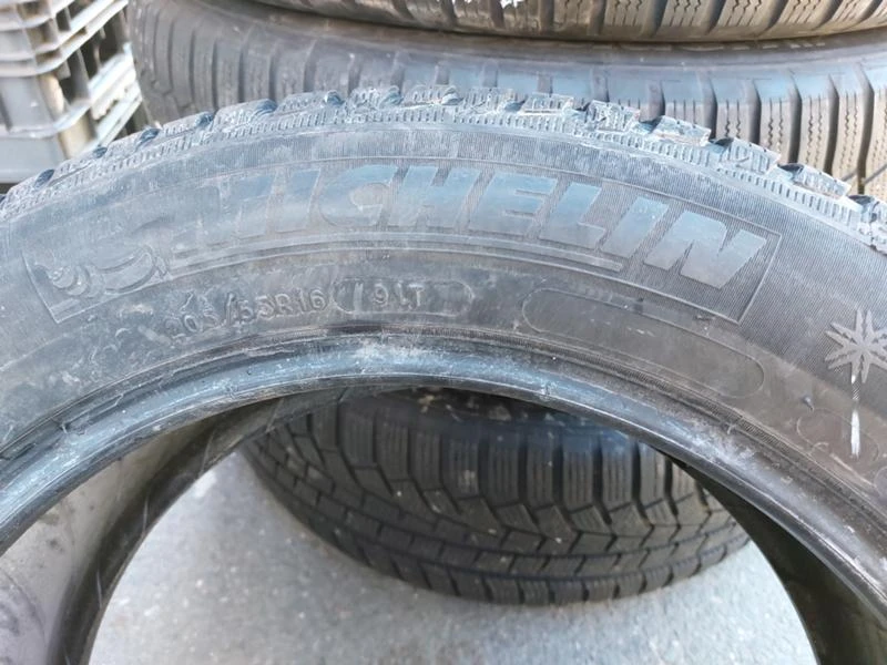 Гуми Зимни 205/55R16, снимка 3 - Гуми и джанти - 35991612