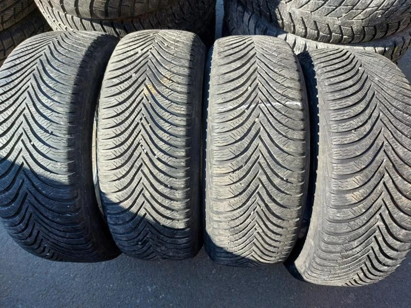 Гуми Зимни 205/55R16, снимка 1 - Гуми и джанти - 35991612