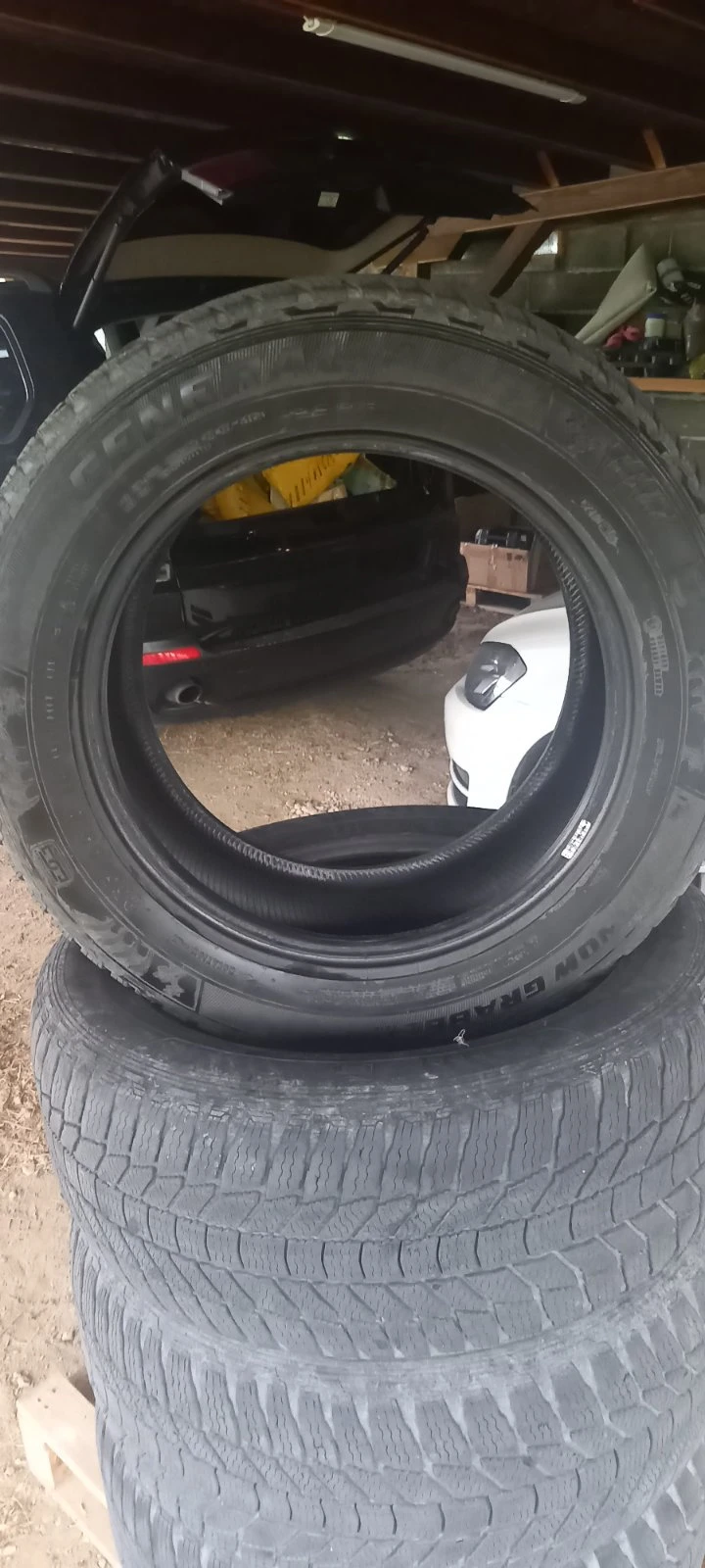 Гуми Зимни 255/55R18, снимка 2 - Гуми и джанти - 49527689