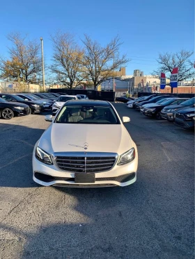     Mercedes-Benz E 300 4MATIC * * CARFAX * *   * * 