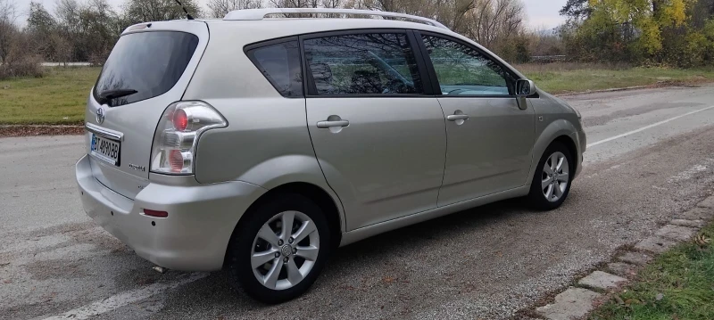 Toyota Corolla verso 2.2 D-4D Facelift, снимка 3 - Автомобили и джипове - 48106768