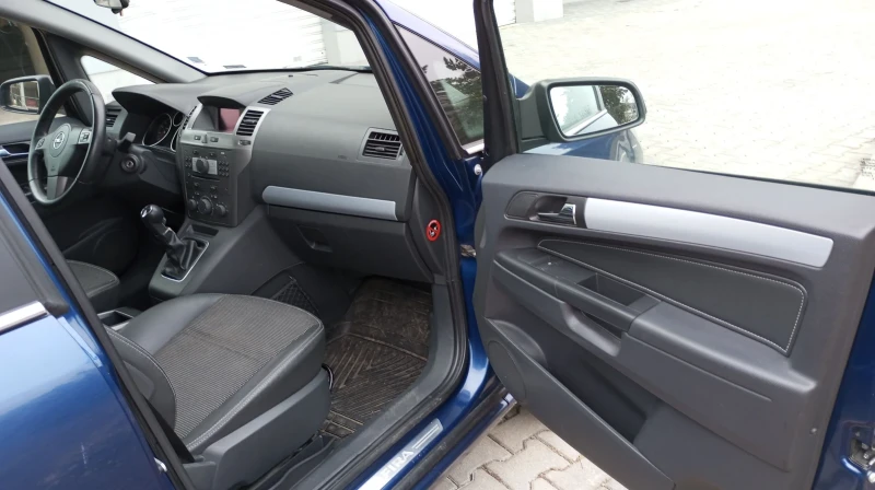 Opel Zafira 1.6 CNG, снимка 13 - Автомобили и джипове - 49336710