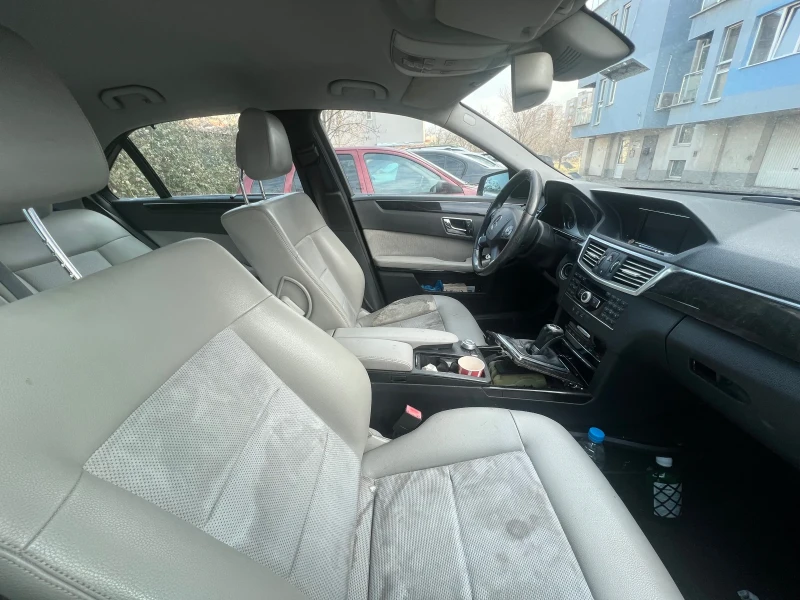 Mercedes-Benz E 220, снимка 6 - Автомобили и джипове - 49465278