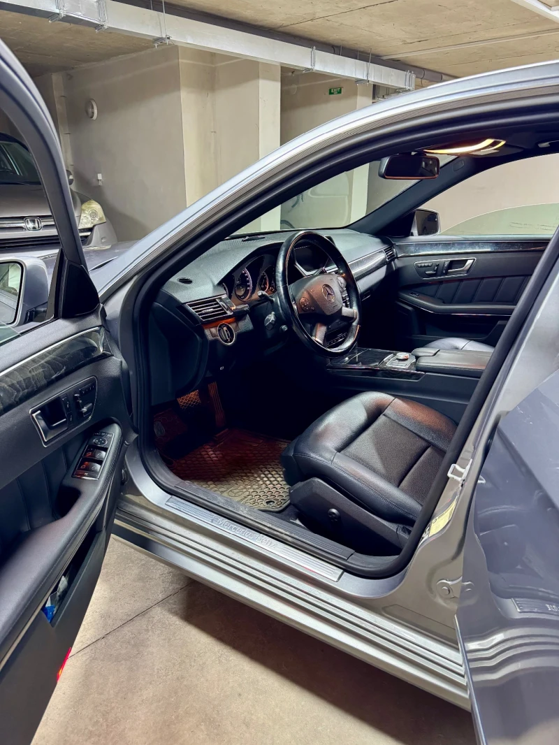 Mercedes-Benz E 300 Е300 4matic AMG, снимка 6 - Автомобили и джипове - 51981755