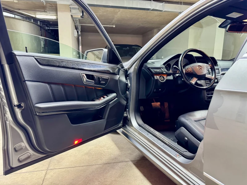 Mercedes-Benz E 300 Е300 4matic AMG, снимка 11 - Автомобили и джипове - 51981755