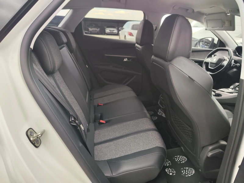 Peugeot 3008 1.5* CAMERA* LINEASIST* RECARO* LEDD* LIZING, снимка 7 - Автомобили и джипове - 51291314