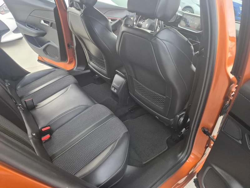 Peugeot 2008 GT Line 3D DIGITAL /PANORAMA/ 130кс , снимка 10 - Автомобили и джипове - 51470736