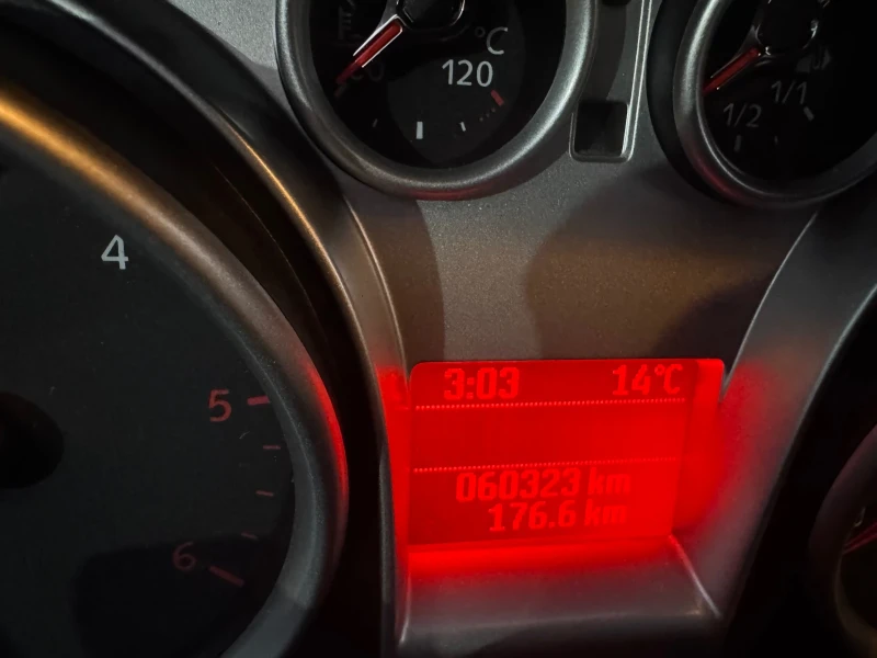 Ford Focus 1.6D KLIMA 60000km , снимка 7 - Автомобили и джипове - 52402213