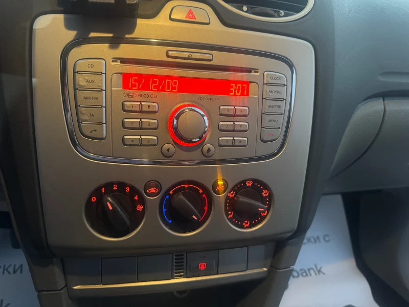 Ford Focus 1.6D KLIMA 60000km , снимка 9 - Автомобили и джипове - 52402213