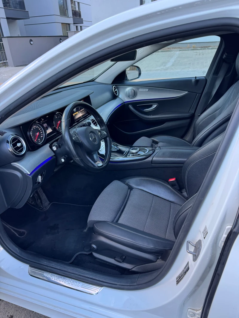 Mercedes-Benz E 220 Amg* Burmester* 9g-tronic, снимка 7 - Автомобили и джипове - 53049734