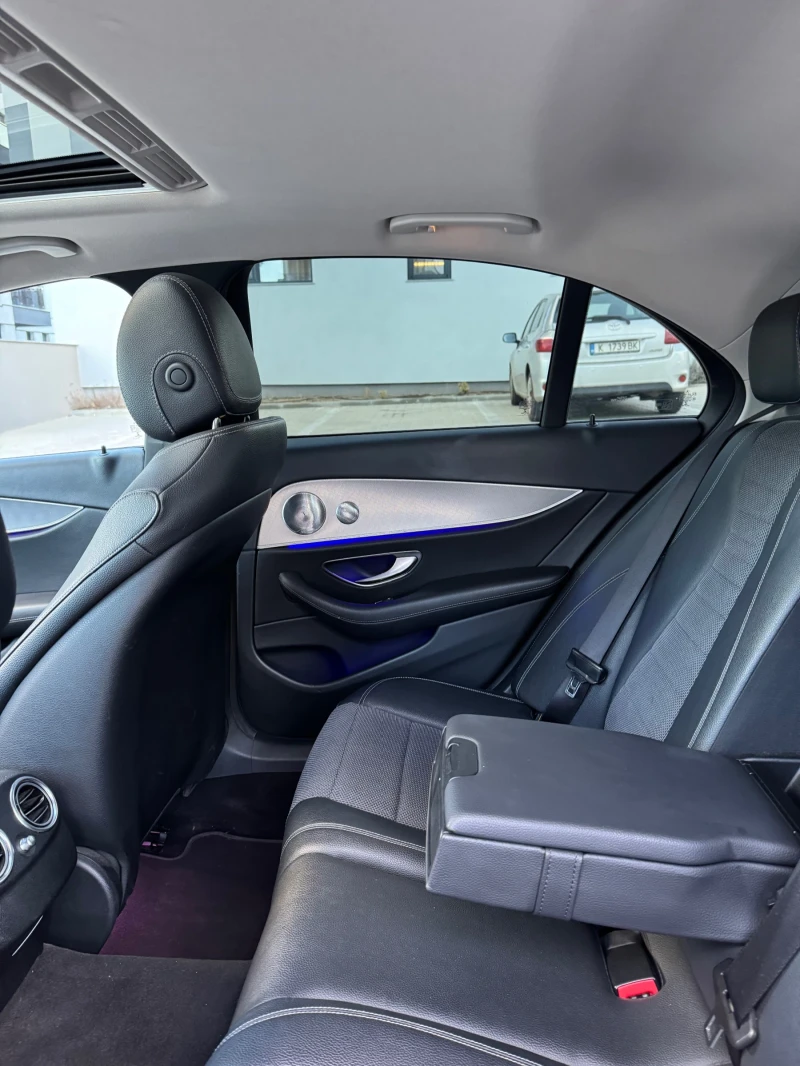 Mercedes-Benz E 220 Amg* Burmester* 9g-tronic, снимка 10 - Автомобили и джипове - 53049734