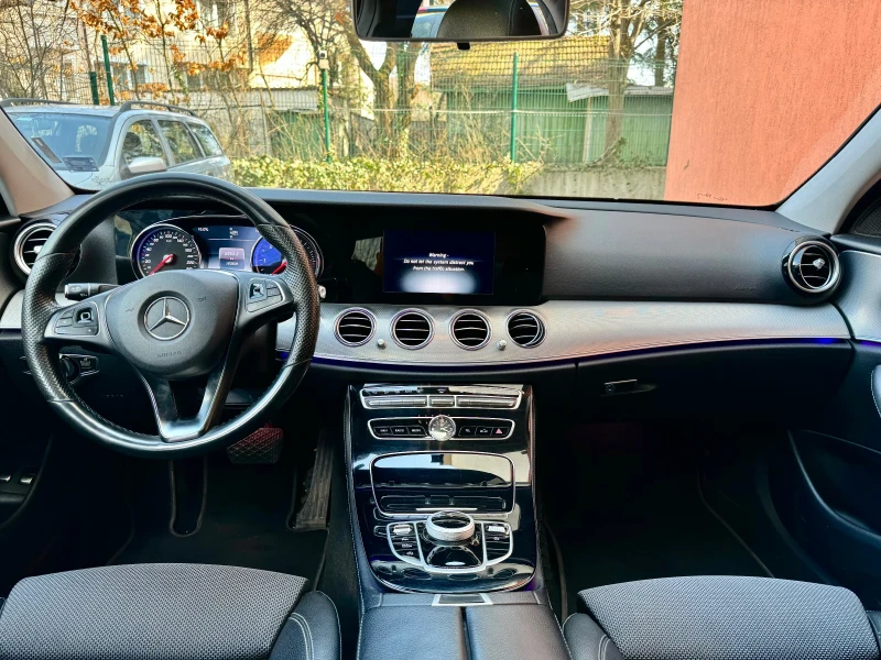 Mercedes-Benz E 220 Amg* Burmester* 9g-tronic, снимка 4 - Автомобили и джипове - 52897962