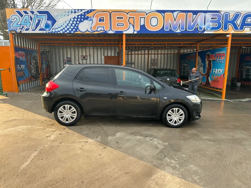 Toyota Auris, снимка 3 - Автомобили и джипове - 53235268