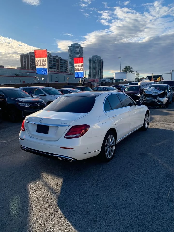 Mercedes-Benz E 300 4MATIC * * CARFAX * * АВТО КРЕДИТ * *  - изображение 7