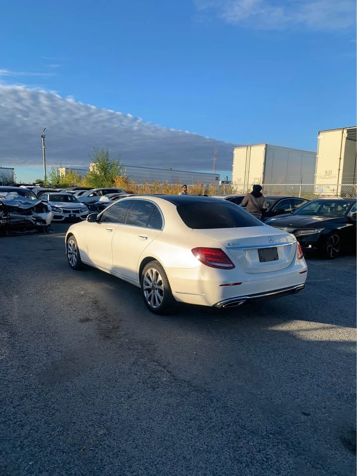 Mercedes-Benz E 300 4MATIC * * CARFAX * * АВТО КРЕДИТ * *  - изображение 6