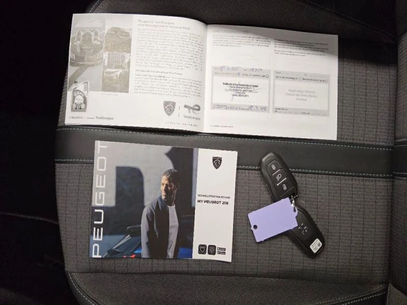 Peugeot 208 Allure Pack | 10 900 км | Перфектно състояние, снимка 5 - Автомобили и джипове - 54090961