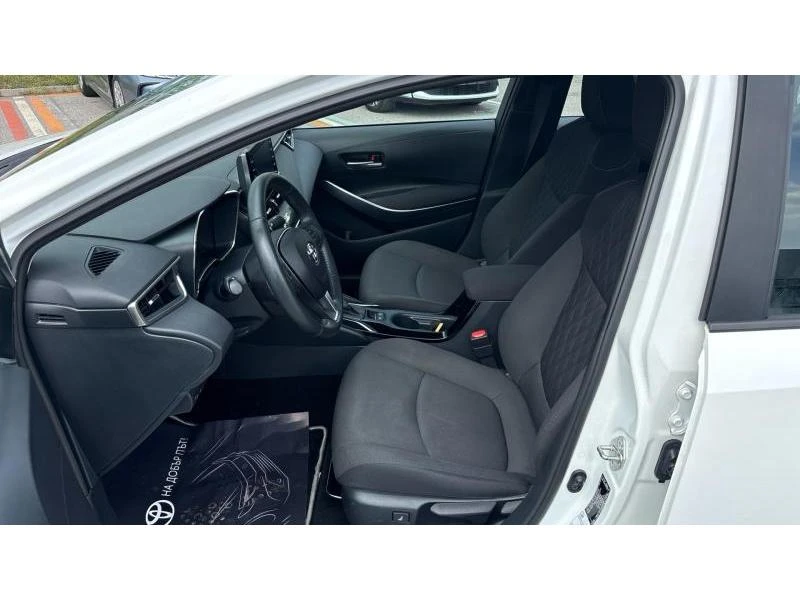 Toyota Corolla 1.8HSD EXECUTIVE, снимка 12 - Автомобили и джипове - 54363347