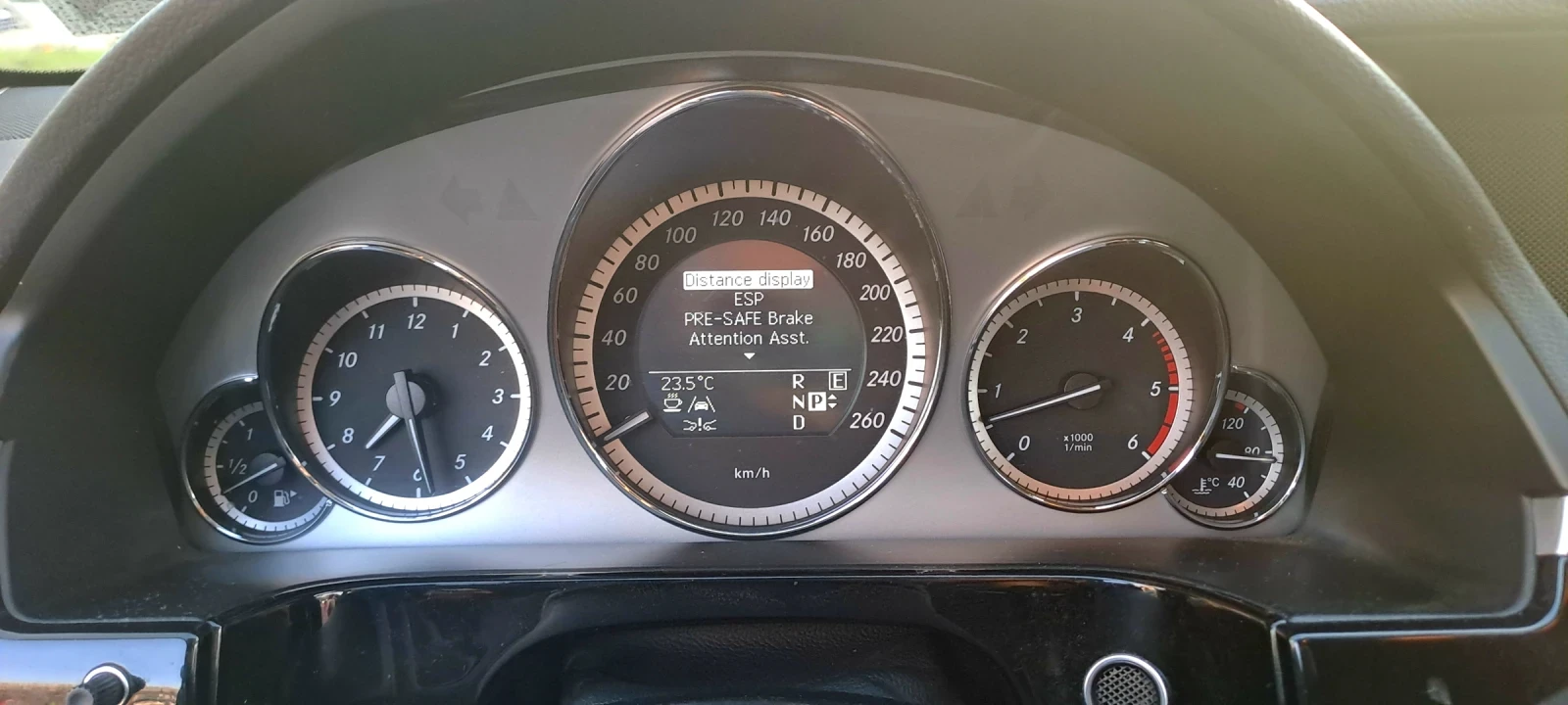 Mercedes-Benz E 350  - изображение 9