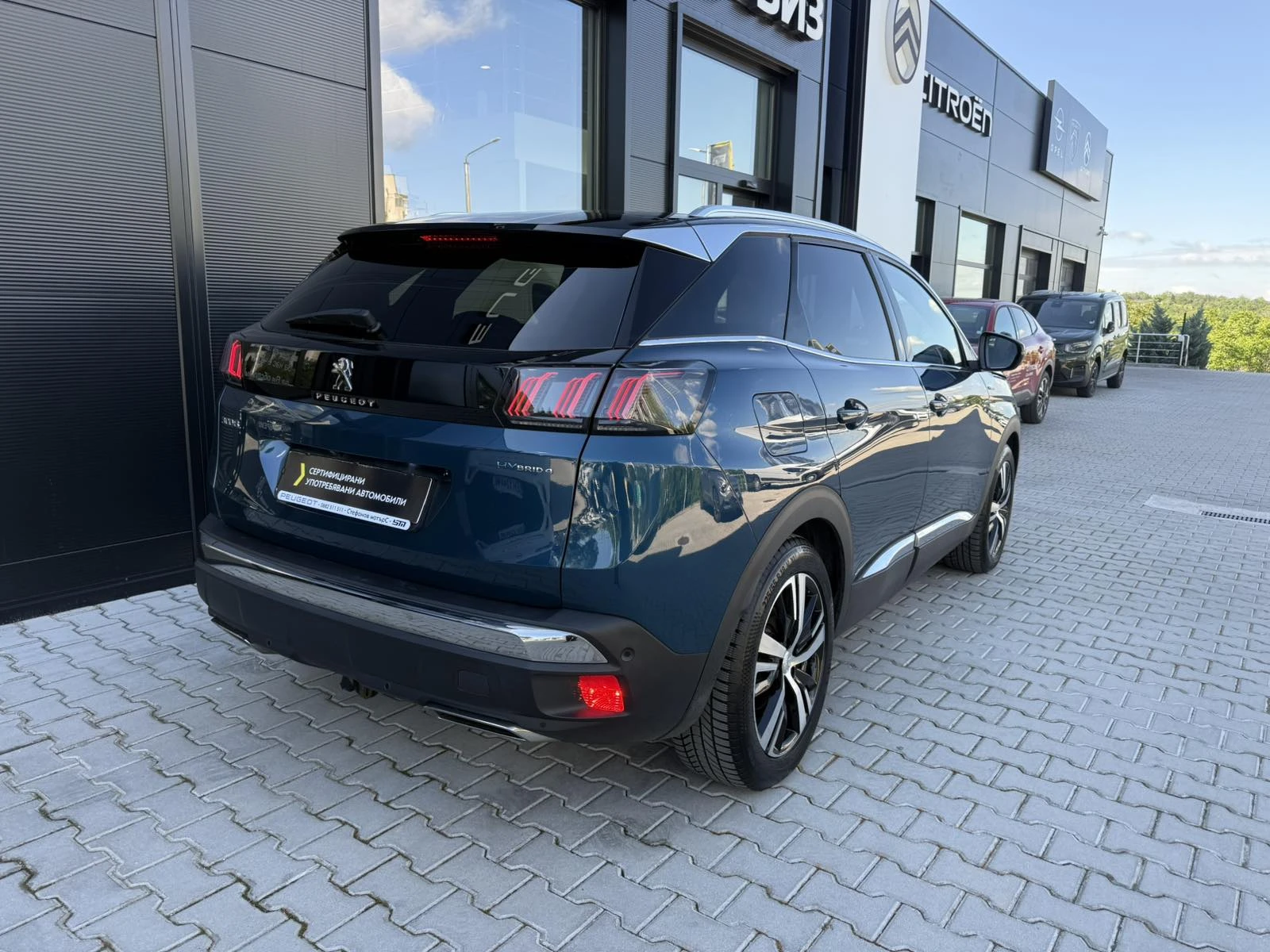 Peugeot 3008 4x4 GT 1.6 Plug-in Hybrid (300hp) AT8 - изображение 8